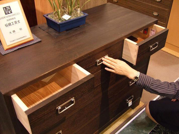 焼桐チェスト・金具たんす | 桐たんす（桐箪笥）の製造販売・修理は