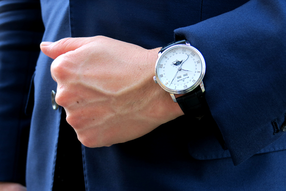 ブランパン】袖口から覗く上品でシックなドレスウォッチ_ヴィルレ