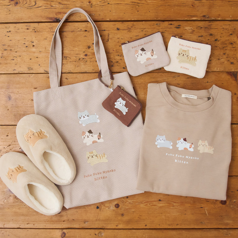 ふくふくにゃんこ KITTEN刺繍ティッシュポーチ – HAPiNS online shop