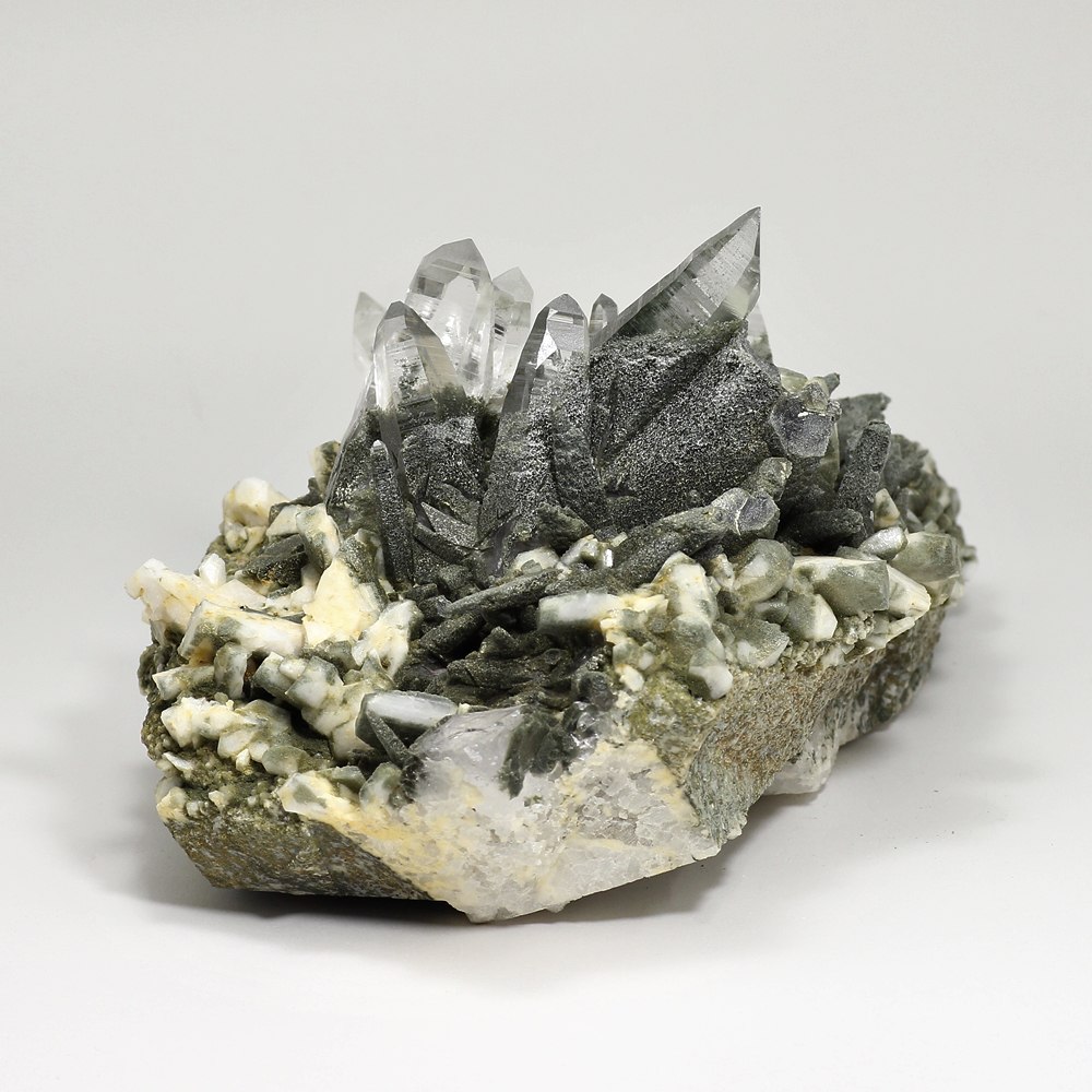 高品質・ガネッシュヒマール産]ヒマラヤ水晶クラスター/原石（大きめ