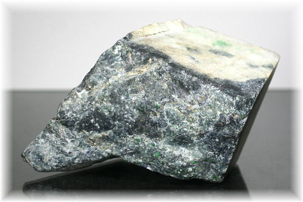 ミャンマー産]ヒスイ原石（翡翠） - 埼玉県吉川市の天然石専門店・水晶