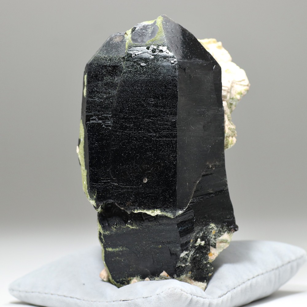 山東省産]モリオン原石ナチュラルポイント（エピドート・ガーネット