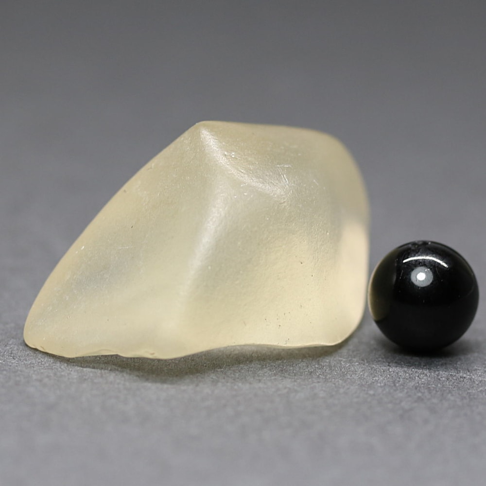 高品質]天然リビアングラス原石（17.0g） - 埼玉県吉川市の天然石専門