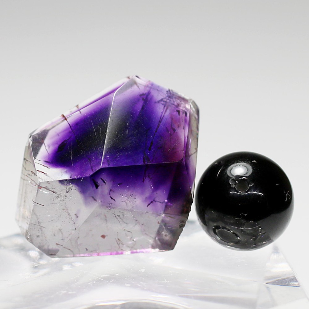 マダガスカル産]アメジストエレスチャルフリーカット（アメジスト