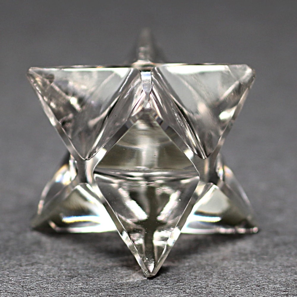 ガネッシュヒマール産]ヒマラヤ水晶マルカバスター（マカバ・高さ約