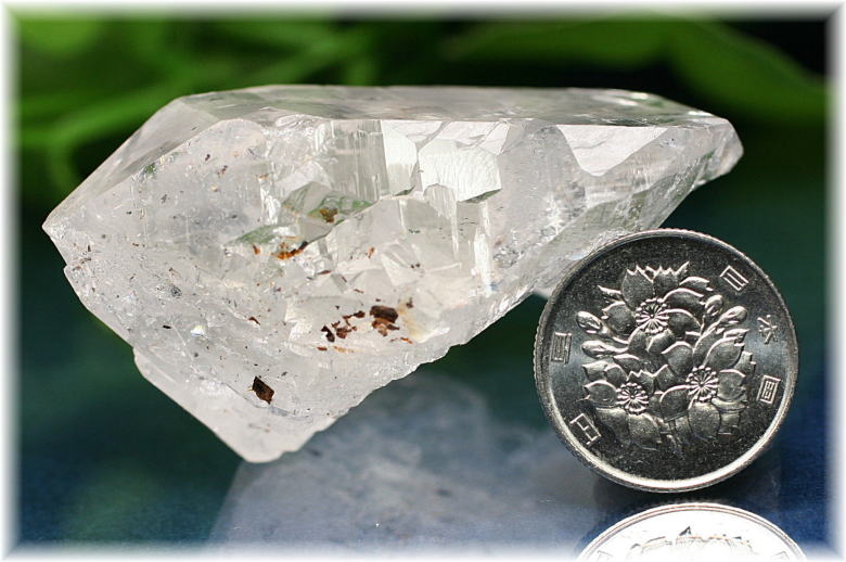 ガネッシュヒマール産]ヒマラヤ水晶原石ナチュラルポイント（セルフ