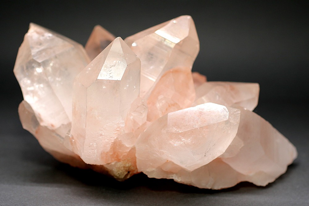 特別価格/インド/マニカラン産]ヒマラヤ水晶クラスター/原石（ピンク