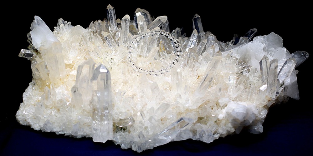 特別価格] ネパール/マカルー産ヒマラヤ水晶クラスター/原石（大型5.2