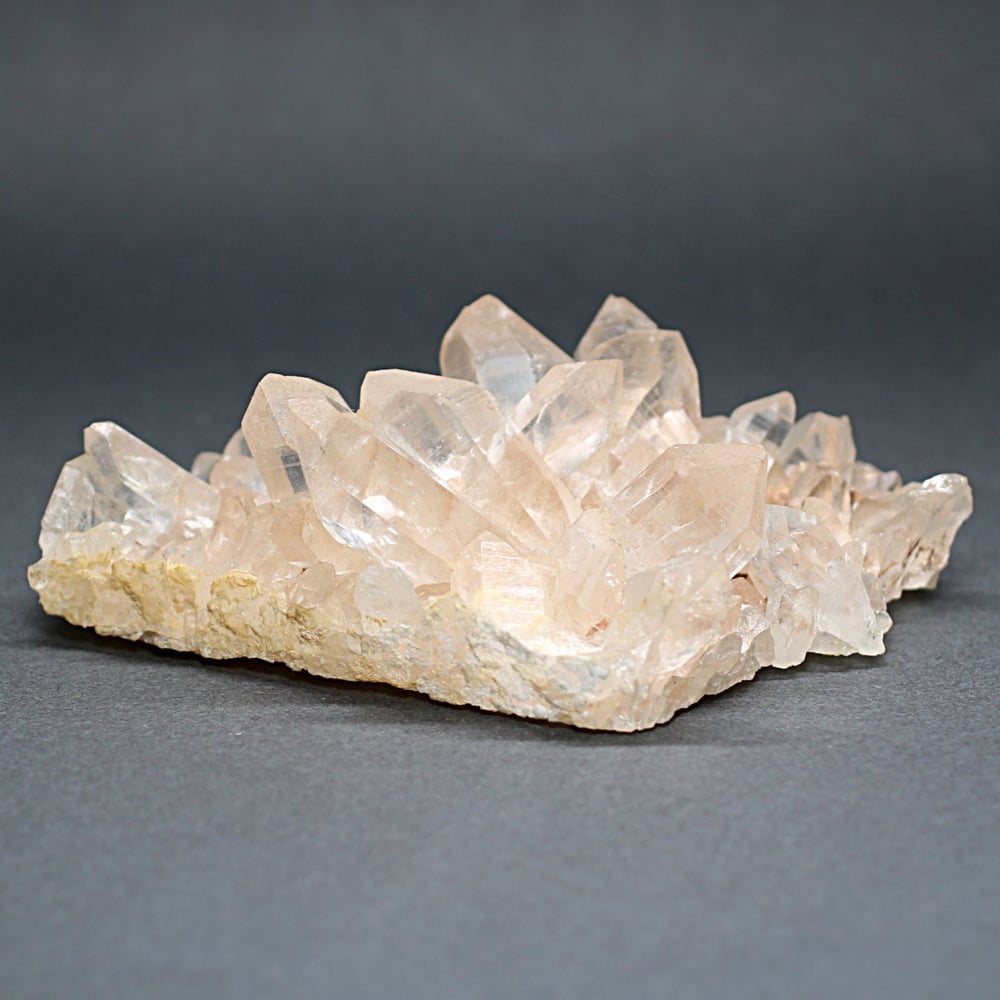 高品質]インド/マニカラン産ヒマラヤ水晶クラスター/原石（ほんのり