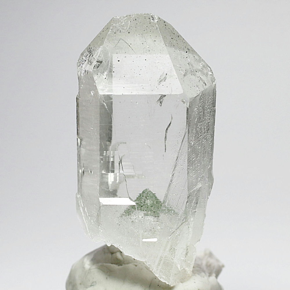 高品質+]インド/マニハール産ヒマラヤ水晶ナチュラルポイント/グリーン