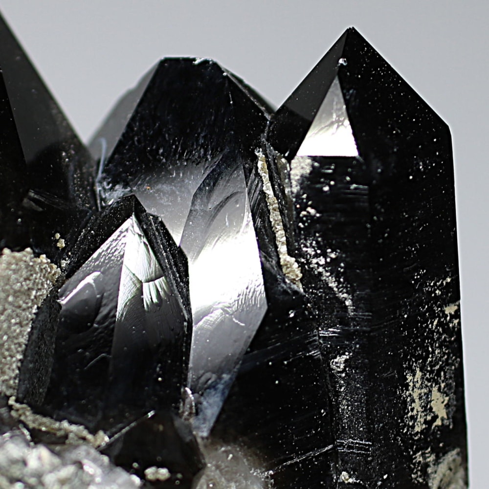 山東省産]天然モリオン原石（黒水晶クラスター） - 埼玉県吉川市の