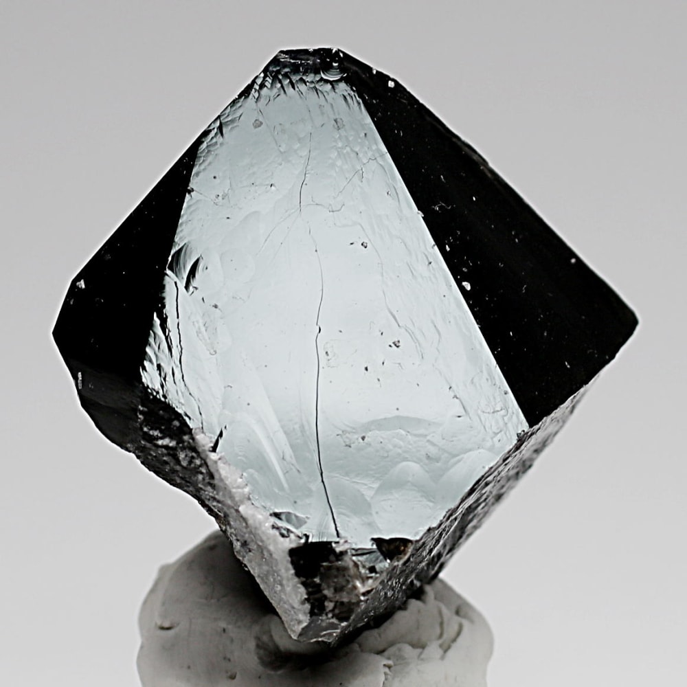 山東省産]天然モリオン原石（黒水晶ナチュラルポイント） - 埼玉県吉川