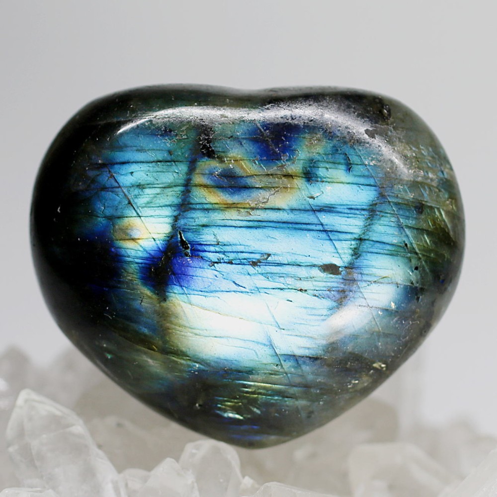 高品質・マダガスカル産]ラブラドライトハート型モチーフ（幅38.7mm