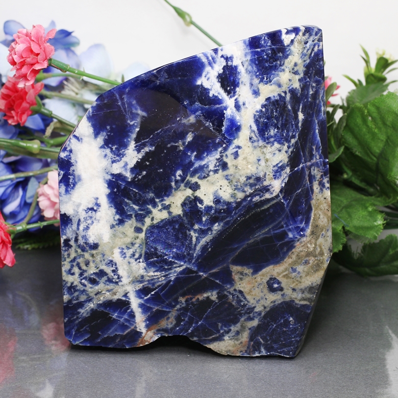 ブラジル産ソーダライト磨き原石 - 埼玉県吉川市の天然石専門店・水晶