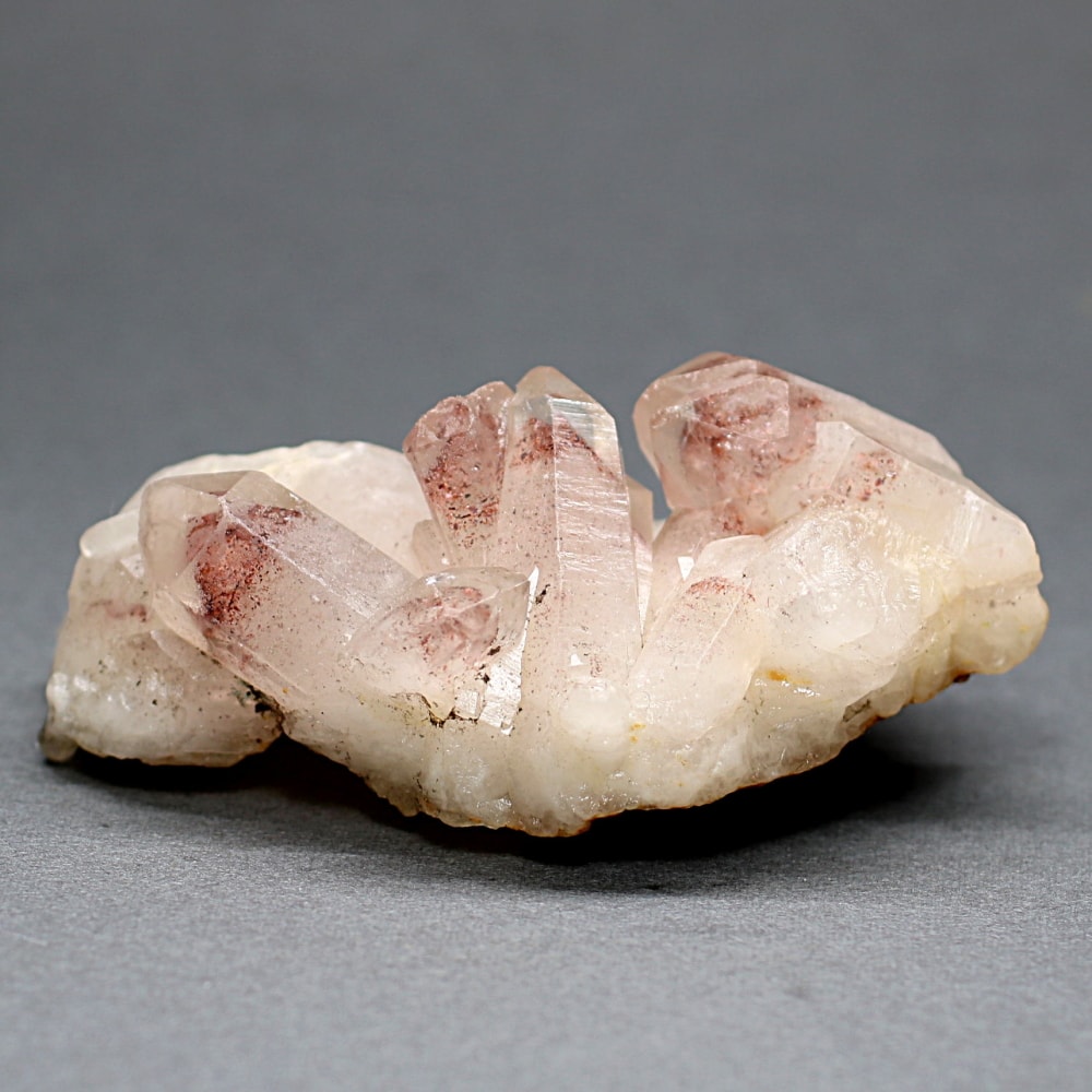 希少原石・高品質+]マダガスカル産ファントムファイアークォーツ