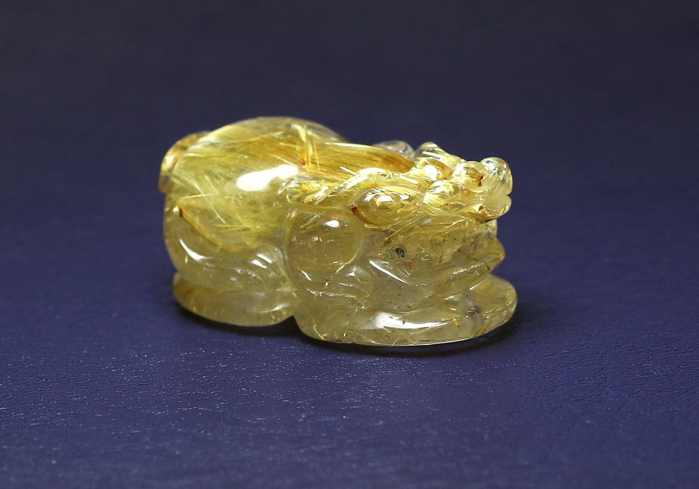 ゴールドルチルクォーツ彫刻（貔貅/ヒキュウ） - 埼玉県吉川市の天然石