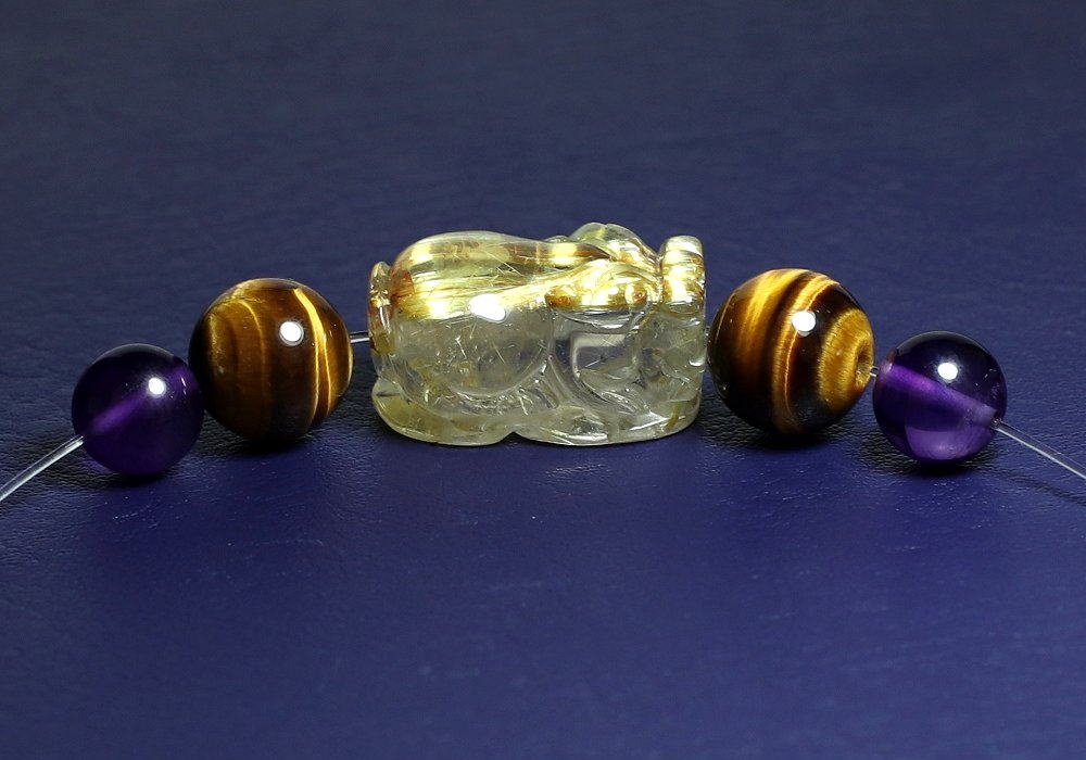 ゴールドルチルクォーツ彫刻（貔貅/ヒキュウ） - 埼玉県吉川市の天然石