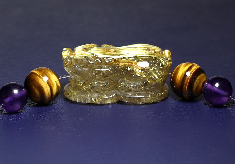 ゴールドルチルクォーツ彫刻（貔貅/ヒキュウ） - 埼玉県吉川市の天然石