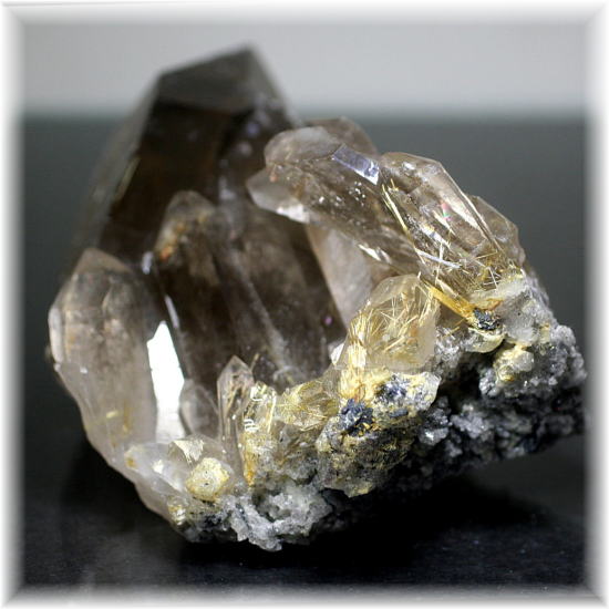 ブラジル産]ゴールドルチルクォーツクラスター（原石） - 埼玉県吉川市