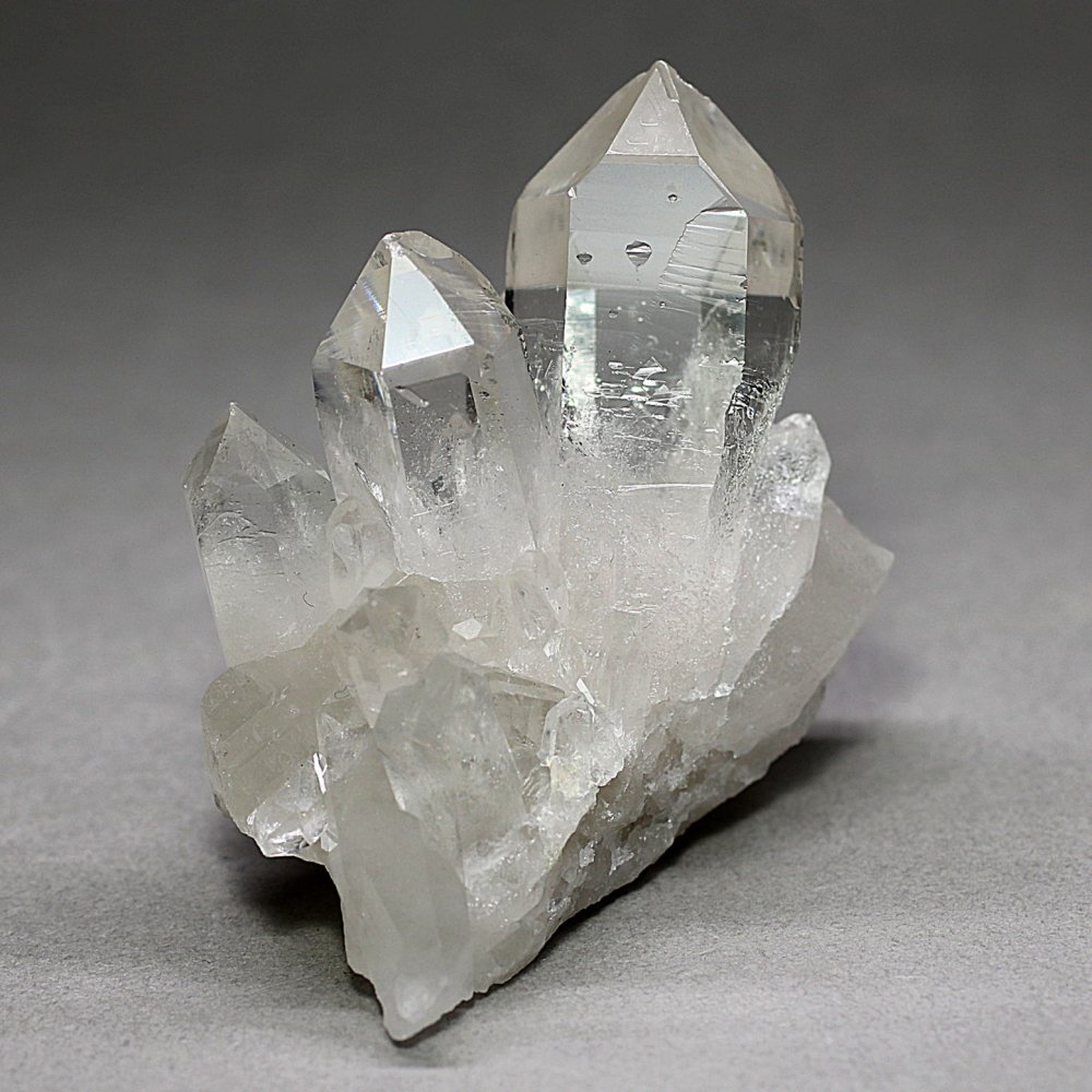 高品質・ブラジル/トマスゴンサガ産]水晶クラスター/原石（タイム