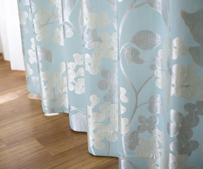 光沢が美しい花柄のジャガード織裏地付き3級遮光カーテン フラン（D