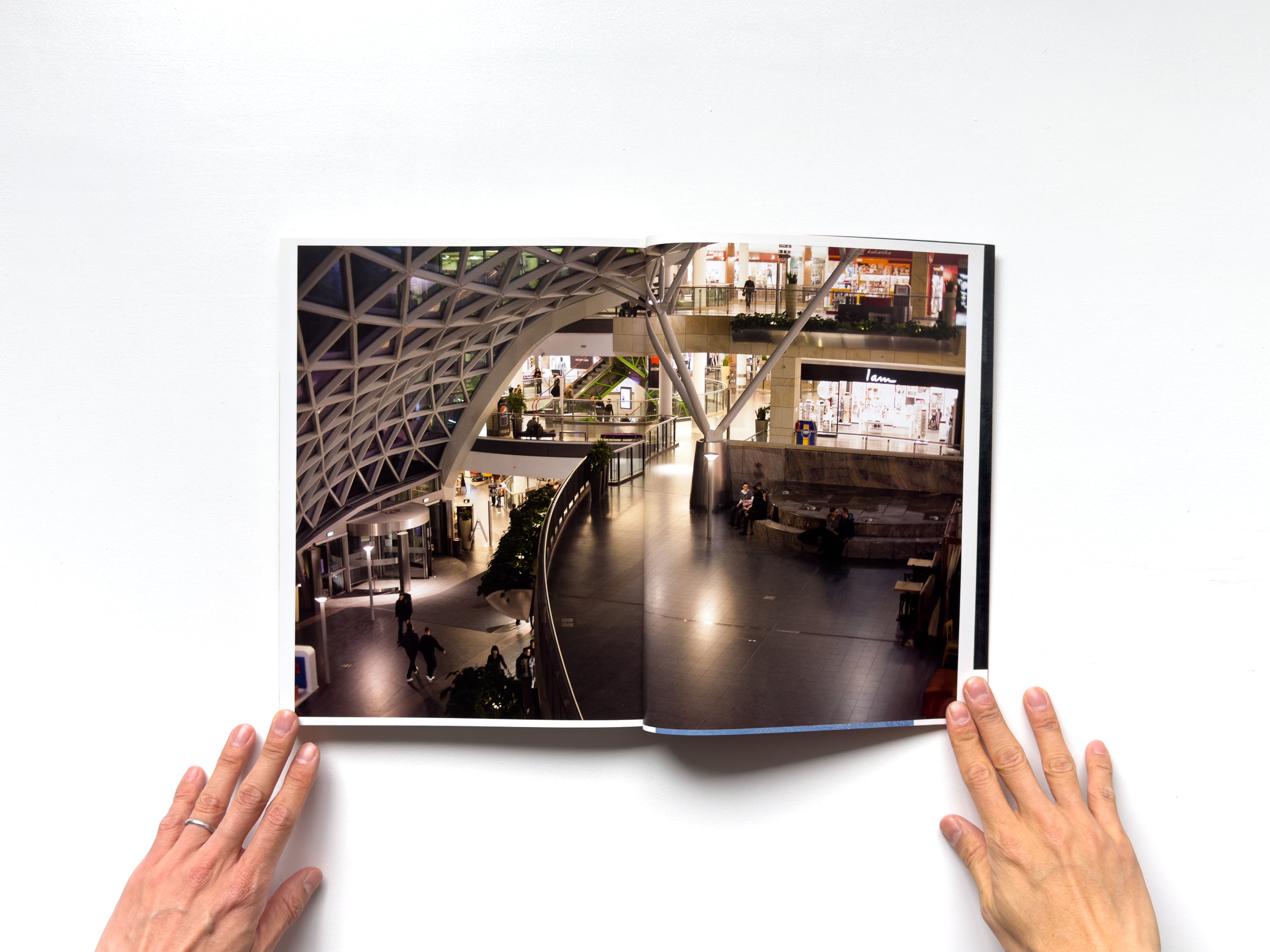 Neue Welt by Wolfgang Tillmans – IACK