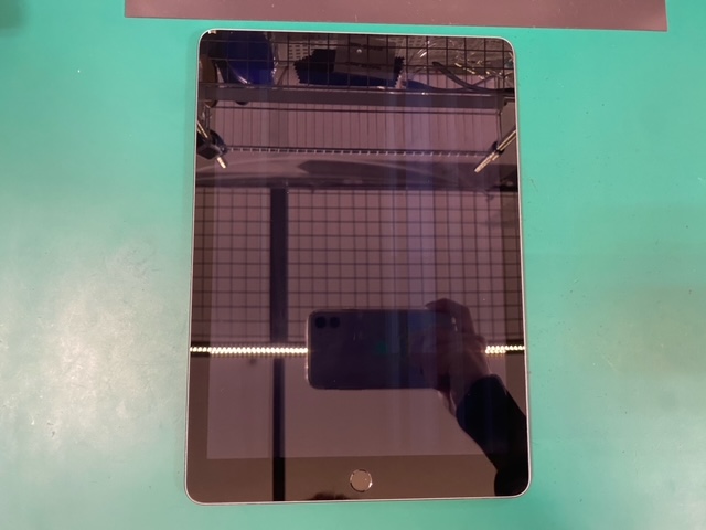 iPad第6世代の液晶交換修理をご紹介！ | iPhone修理アイサポ 修理事例