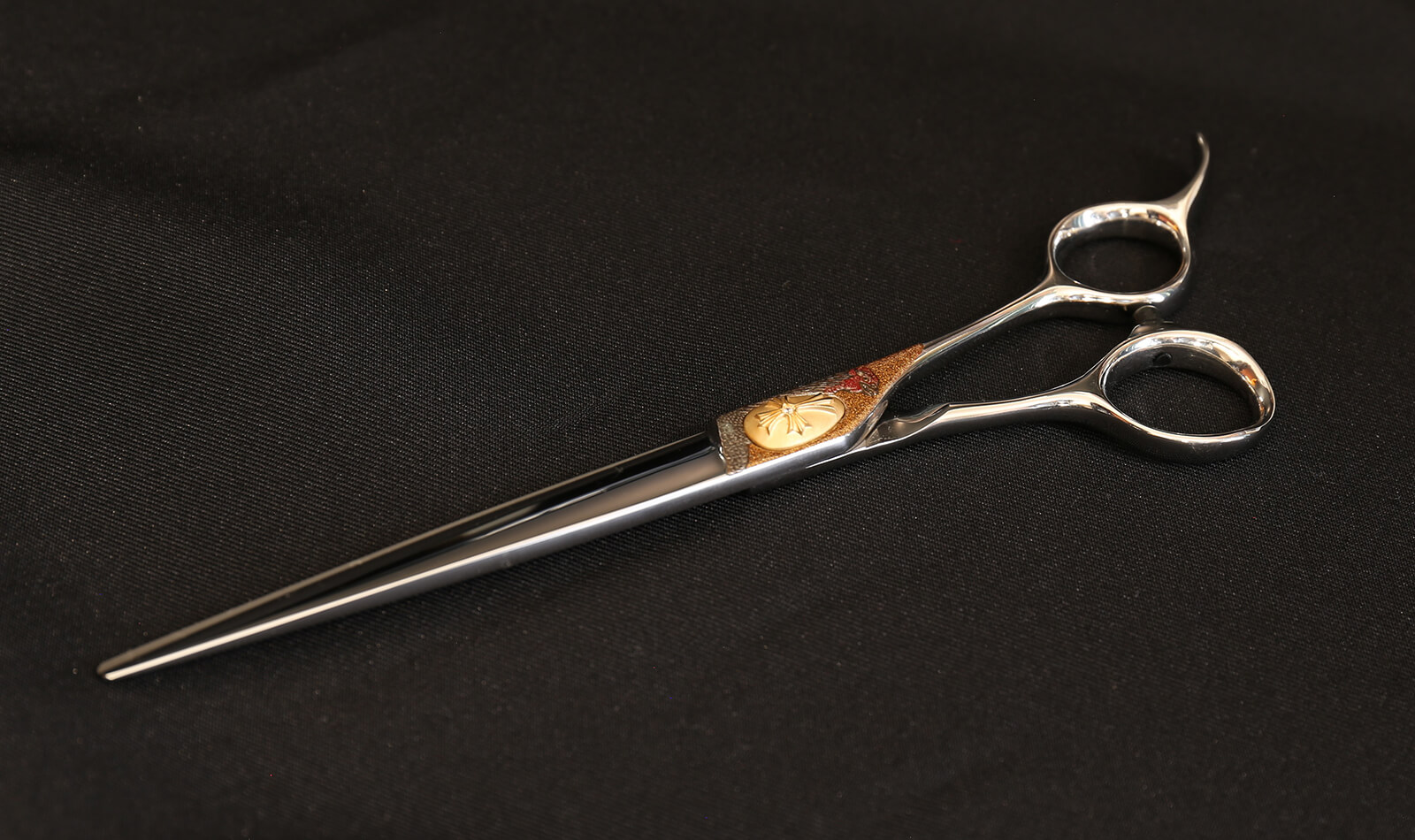 漆とハサミ」の出会いで生まれた、 漆塗りシザーズ | ジョーウェル