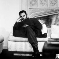 チェ・ゲバラの霊廟（れいびょう）で…：若き日のフィデル・カストロ氏