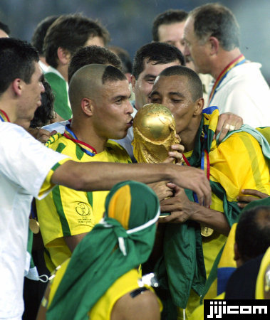 ロナウド（ブラジル） 2002年日韓大…：ワールドカップ得点王列伝