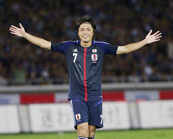 遠藤保仁（日本）＝MF W杯成績：…： 歴代最強イレブン 隠れスタメン