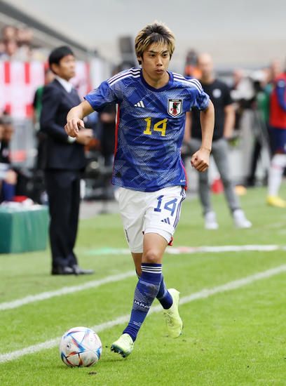 伊東純也 FW。22年カタール…：サッカーW杯 歴代日本代表全選手 写真