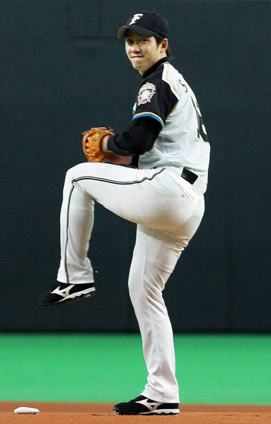 日本ハムにドラフト1位で指名された斎藤佑樹投…：日本ハム・斎藤佑樹