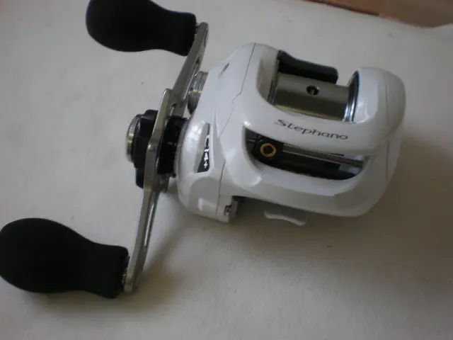 ステファーノCI4+200（右） - 19,100円 : 海釣り、船釣り専門店の沖