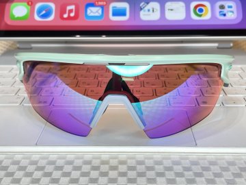 ブログ OAKLEYカスタム度なし製作例 | 老眼対策メガネと度付スポーツ