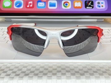 ブログ OAKLEYカスタム度なし製作例 | 老眼対策メガネと度付スポーツ