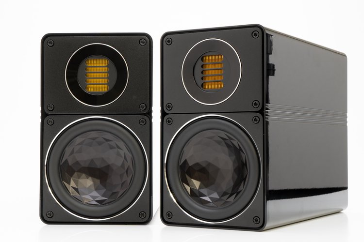 ELAC/スピーカー/ELEGANT BS312.2のご紹介です。