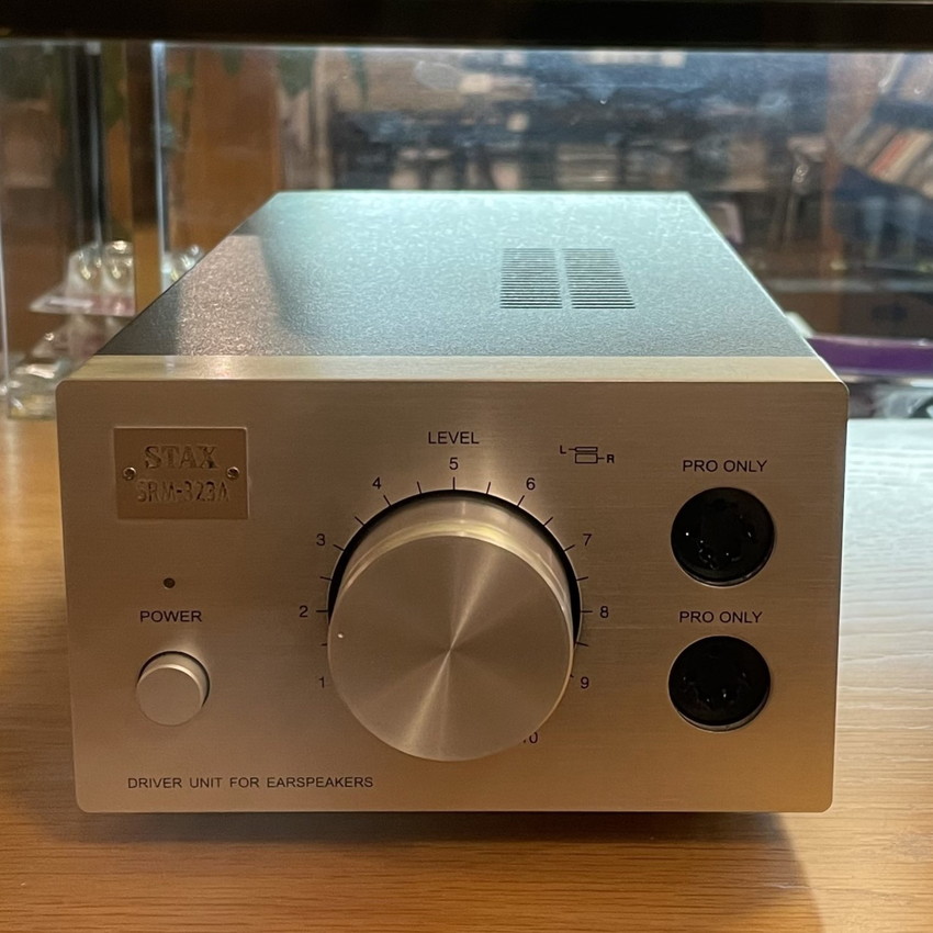 中古品】STAX/ヘッドホン+ヘッドホンアンプ/SR-303+SRM-323Aのご紹介です。