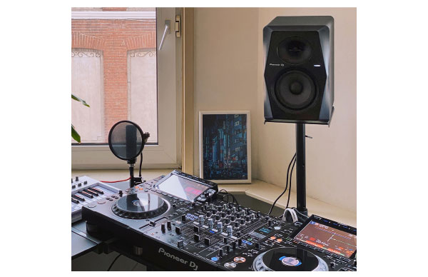 VM-80】Pioneer DJのモニタースピーカーのVM-80ご紹介です。