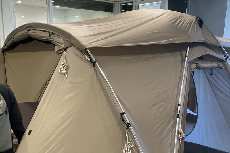 スノーピーク 2025年度新製品発表会で新2ルームシェルターのコスパに