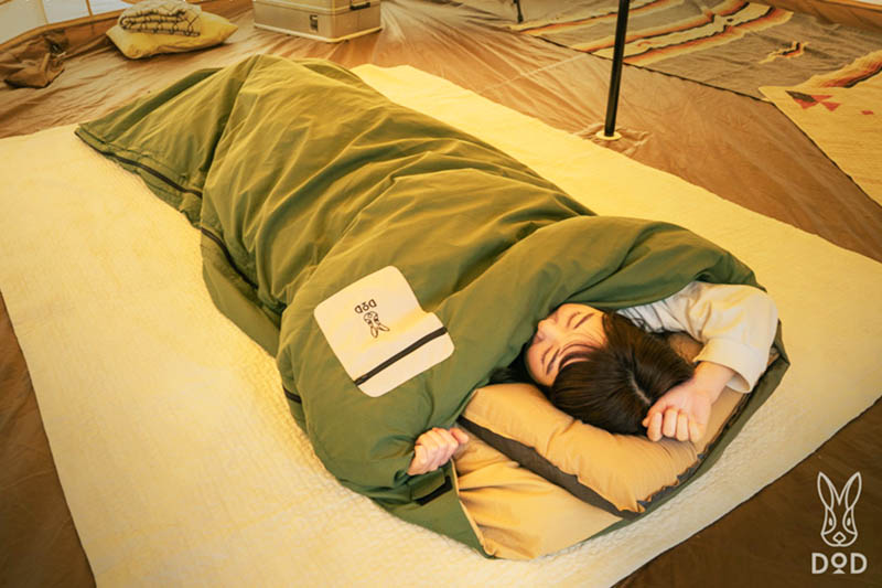 家の布団が寝袋に変身！DODから冬キャンプの新しい味方「フトン