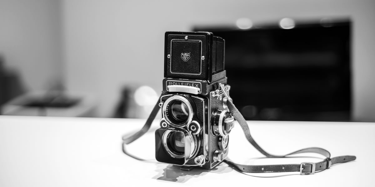 酒の勢いでRolleiflex 2.8F買ったはいいけど、中判フィルムの現状に