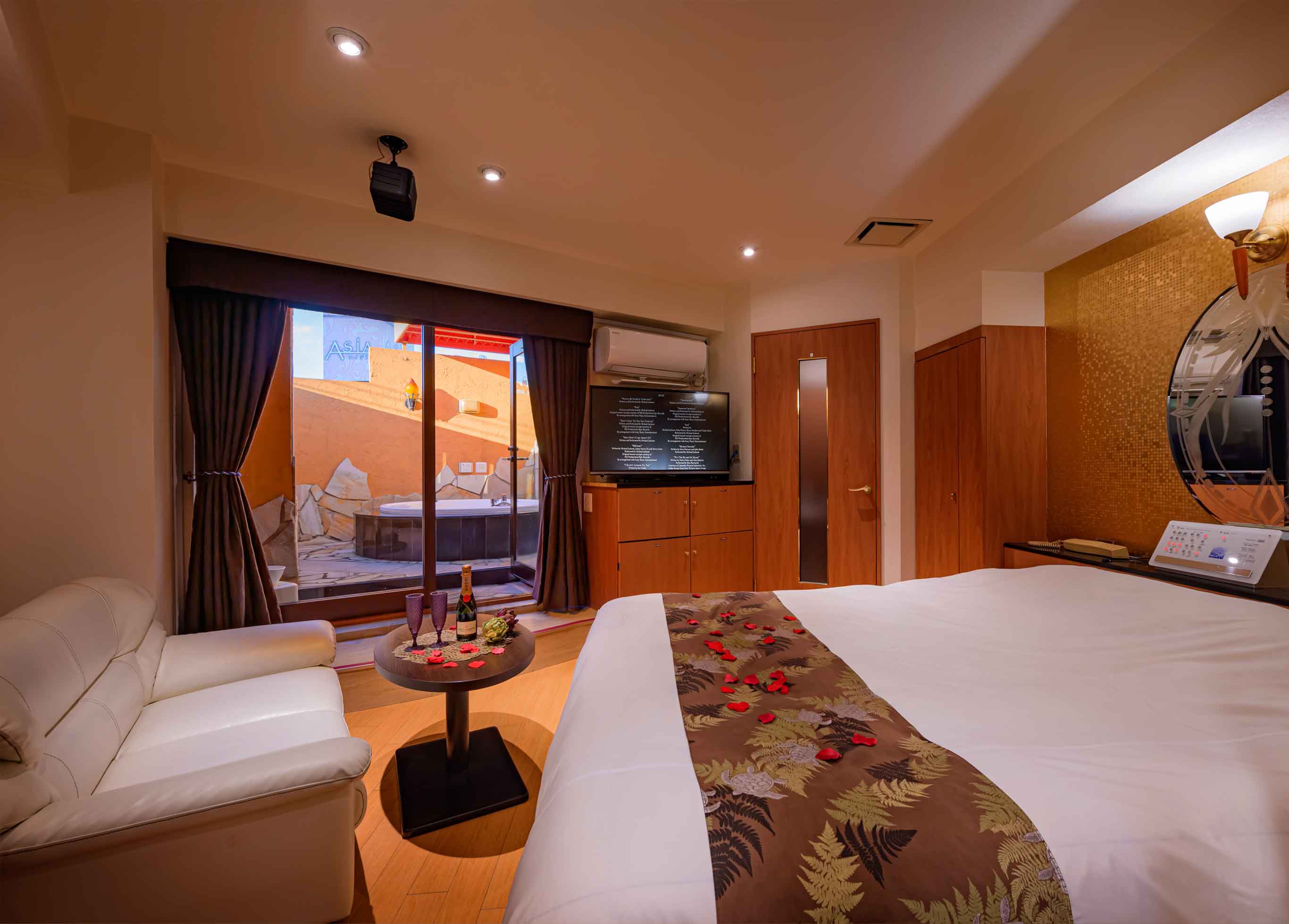 レジャーホテル経営の総合コンサルティング、ルナパークグループ