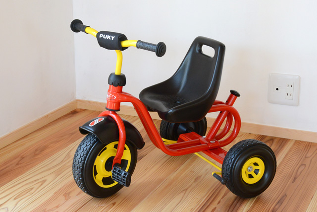 押し棒付き三輪車プッキー』三輪車とベビーカーが合体?! – TOYS&GIFTS MOMO