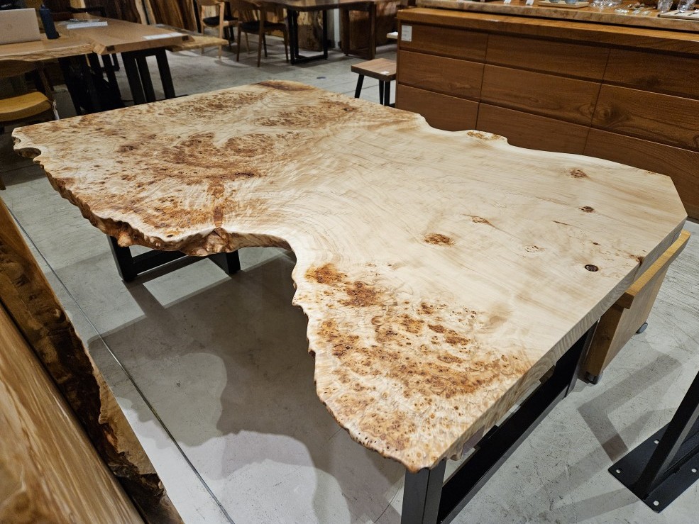 天然木 東京 新宿 東五軒町展示 楠（くすのき）材 一枚板 セール｜一枚