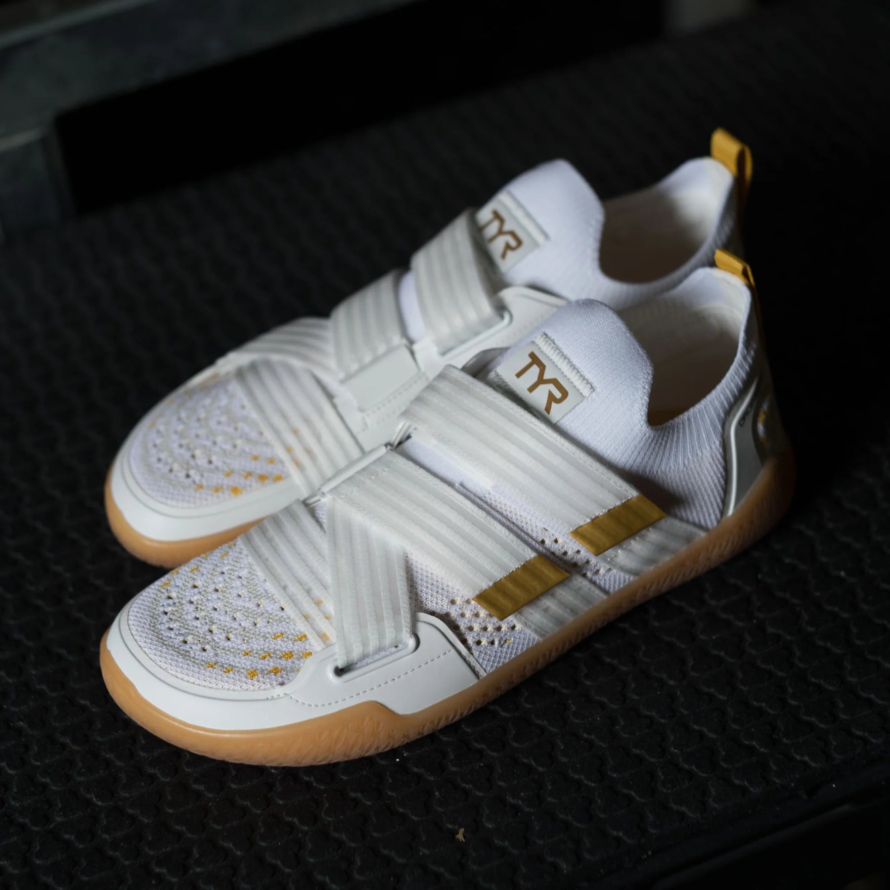 TYR DZ-1 DropZero Barefoot Trainer - White/Gold – MAXbarbell LLC