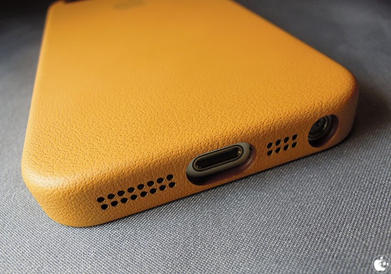 AppleのiPhone 5/iPhone 5s用レザーケース「iPhone 5s case」を