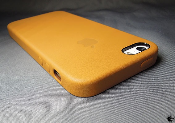 AppleのiPhone 5/iPhone 5s用レザーケース「iPhone 5s case」を