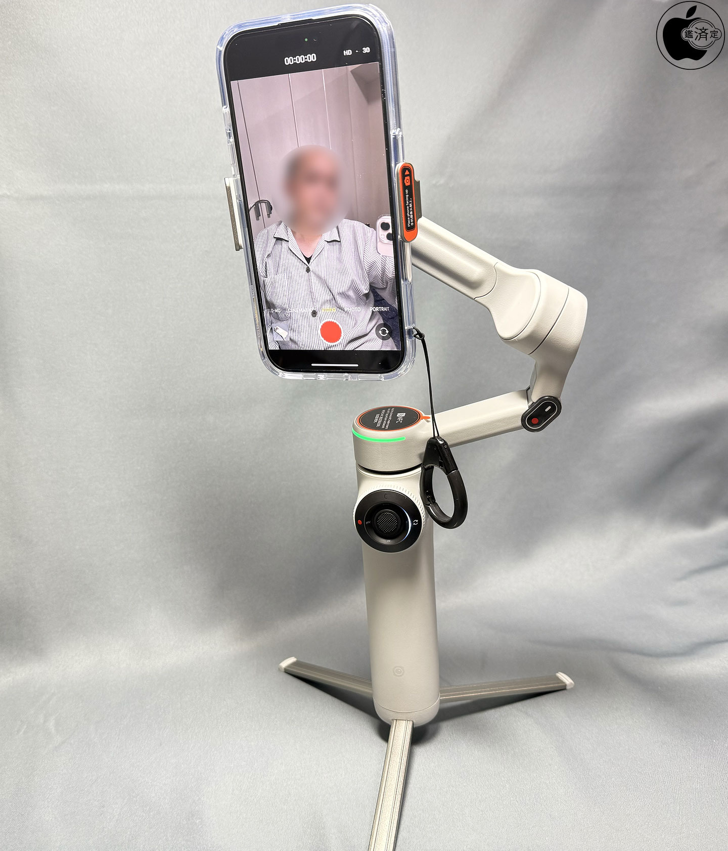 Insta360のAppleのDockKitに対応した自動追尾式iPhoneスタビライザー