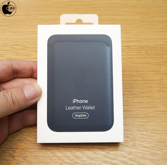 Apple、MagSafe対応レザーウォレット「Apple MagSafe対応iPhoneレザー